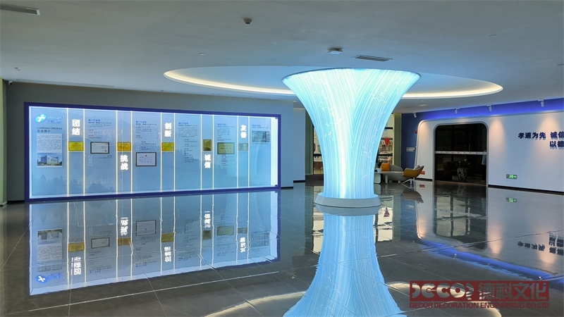 在設計產品體驗展廳裝修時，應該考慮哪些空間布局？