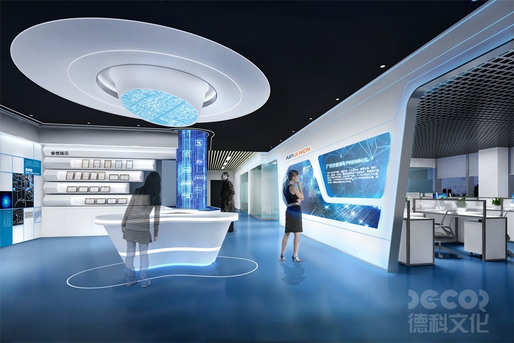 在科技展館設(shè)計中，哪些元素可以增強(qiáng)沉浸式體驗？